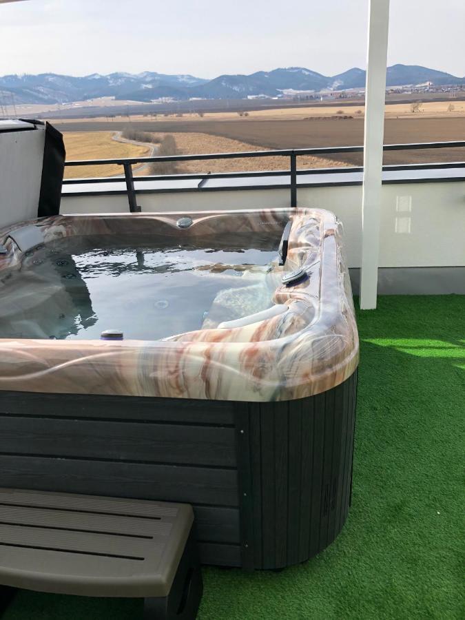 Tatra Billetee Apartman S Luxusnym Vyhladom Na Vysoketatry A Sukromnym Wellness Poprad Exterior photo