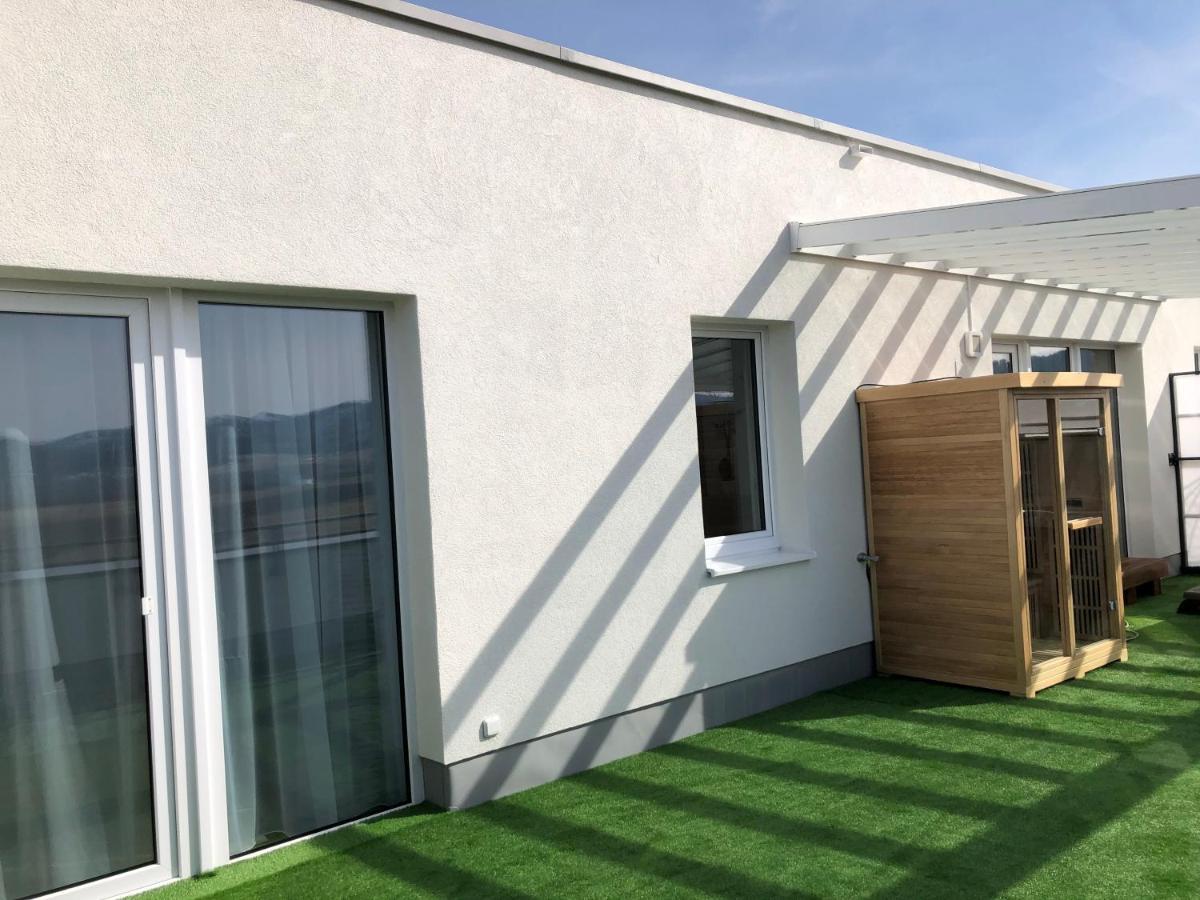 Tatra Billetee Apartman S Luxusnym Vyhladom Na Vysoketatry A Sukromnym Wellness Poprad Exterior photo